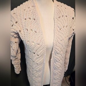 Euc Women's Cream Long Knit Sweater Sz XS. Fits Like A Medium. By Moon& Madison.